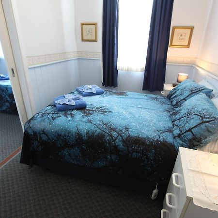 Jacaranda Guest House Busselton Exterior photo