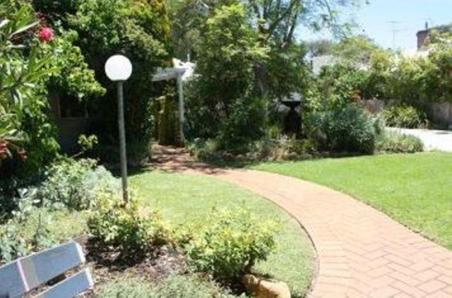Jacaranda Guest House Busselton Exterior photo