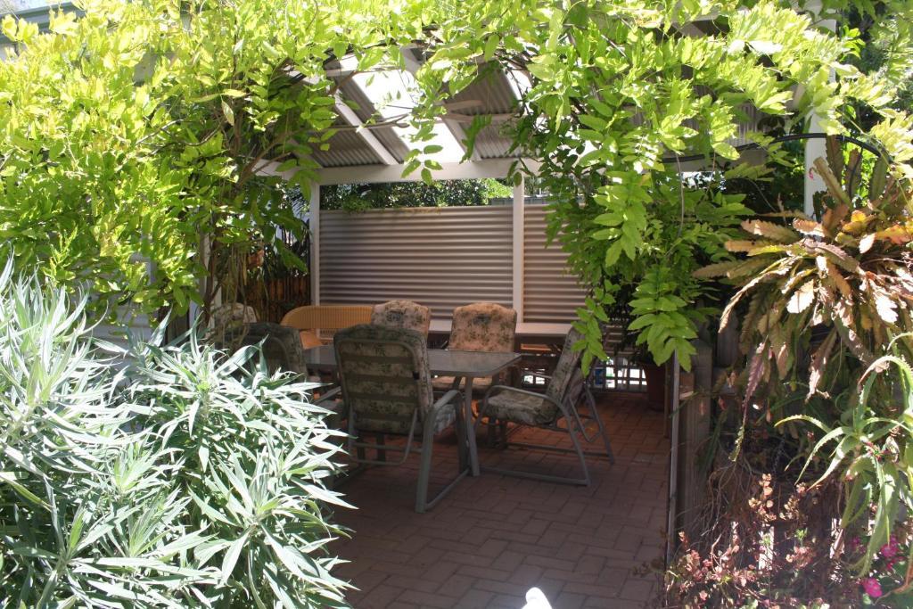 Jacaranda Guest House Busselton Exterior photo