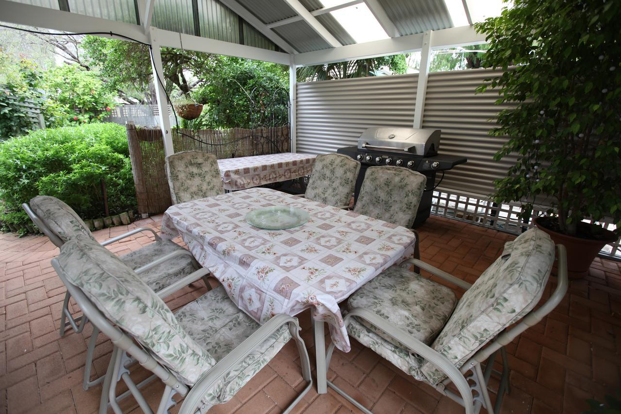 Jacaranda Guest House Busselton Exterior photo
