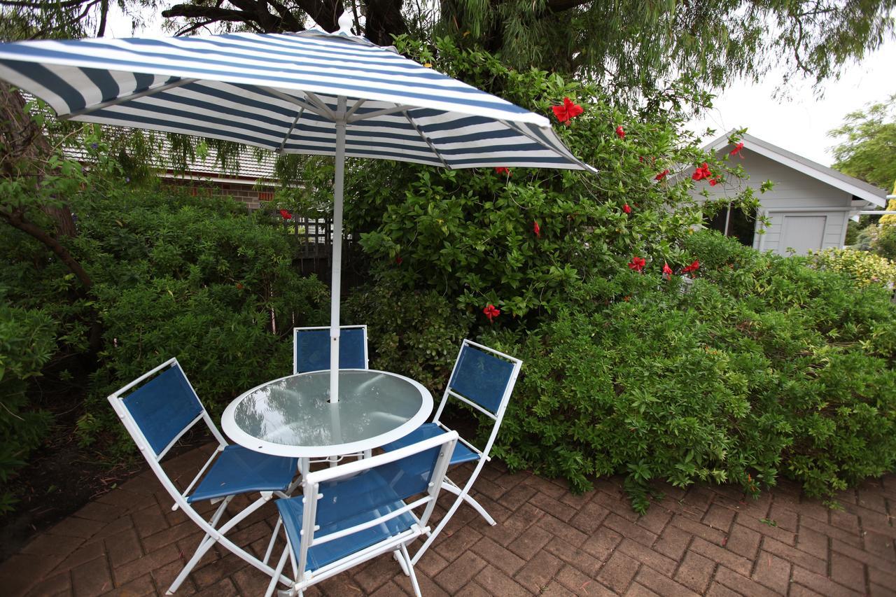 Jacaranda Guest House Busselton Exterior photo
